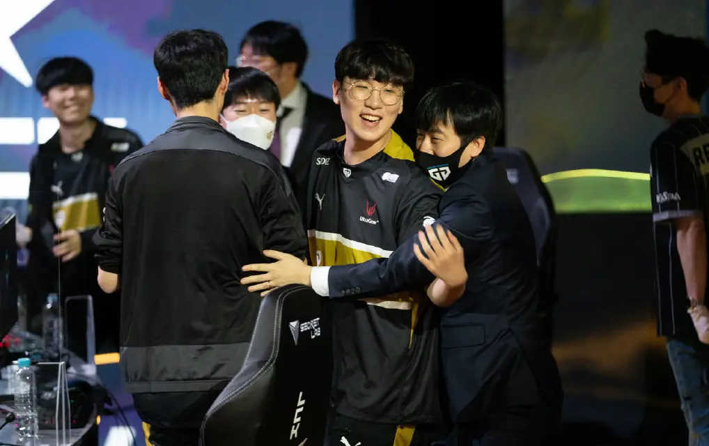 MAD碾压WBG，Chovy极限生还后反打宿命之战八强赛，技惊四座的简单介绍