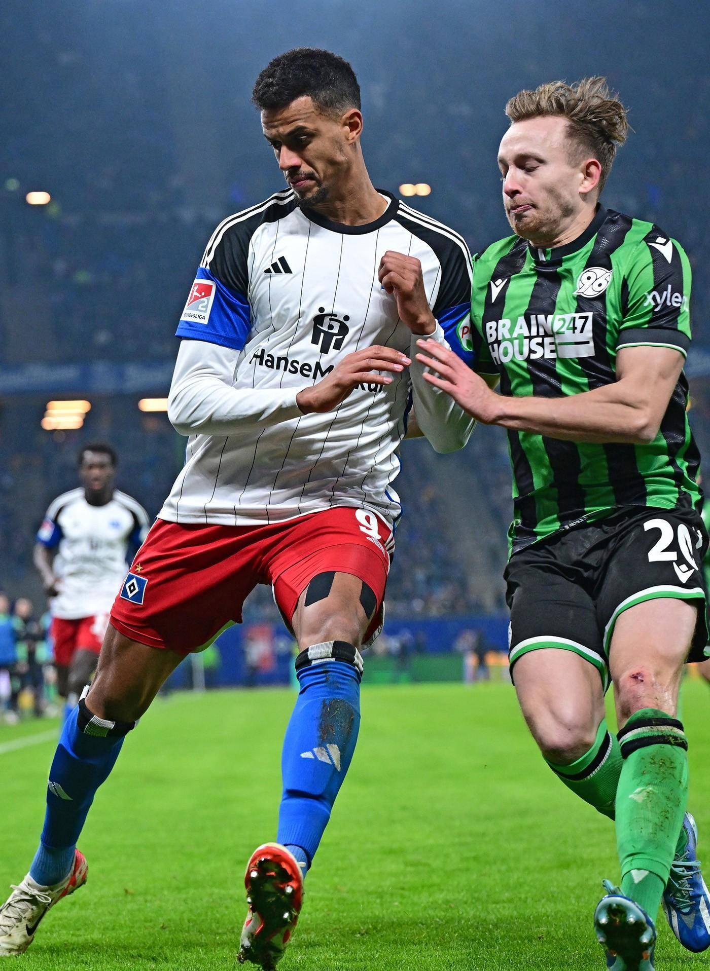 汉堡球员展现出色的防守表现，稳定取胜