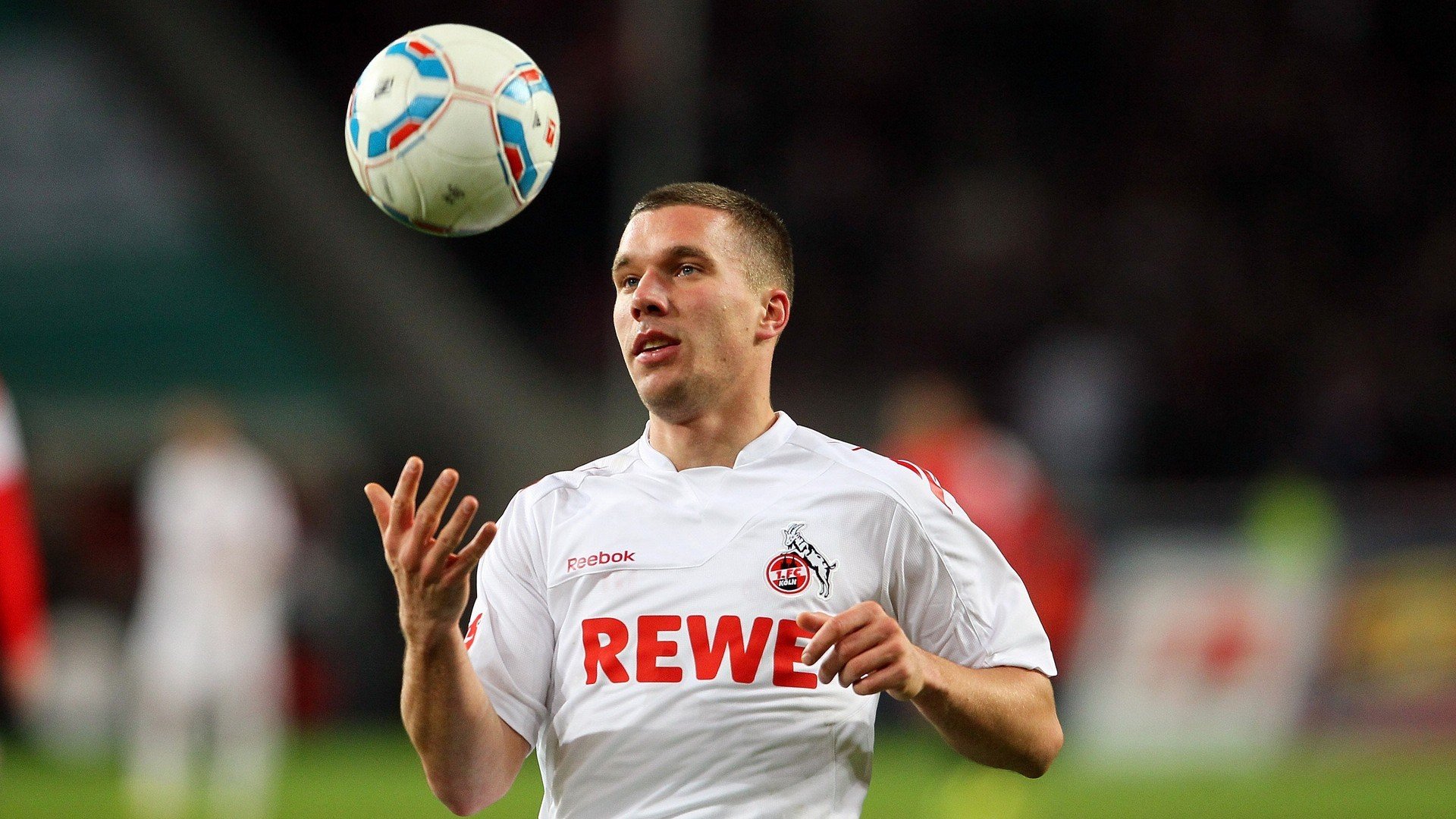 若日尼奥点射定乾坤，日本队战术险胜澳大利亚