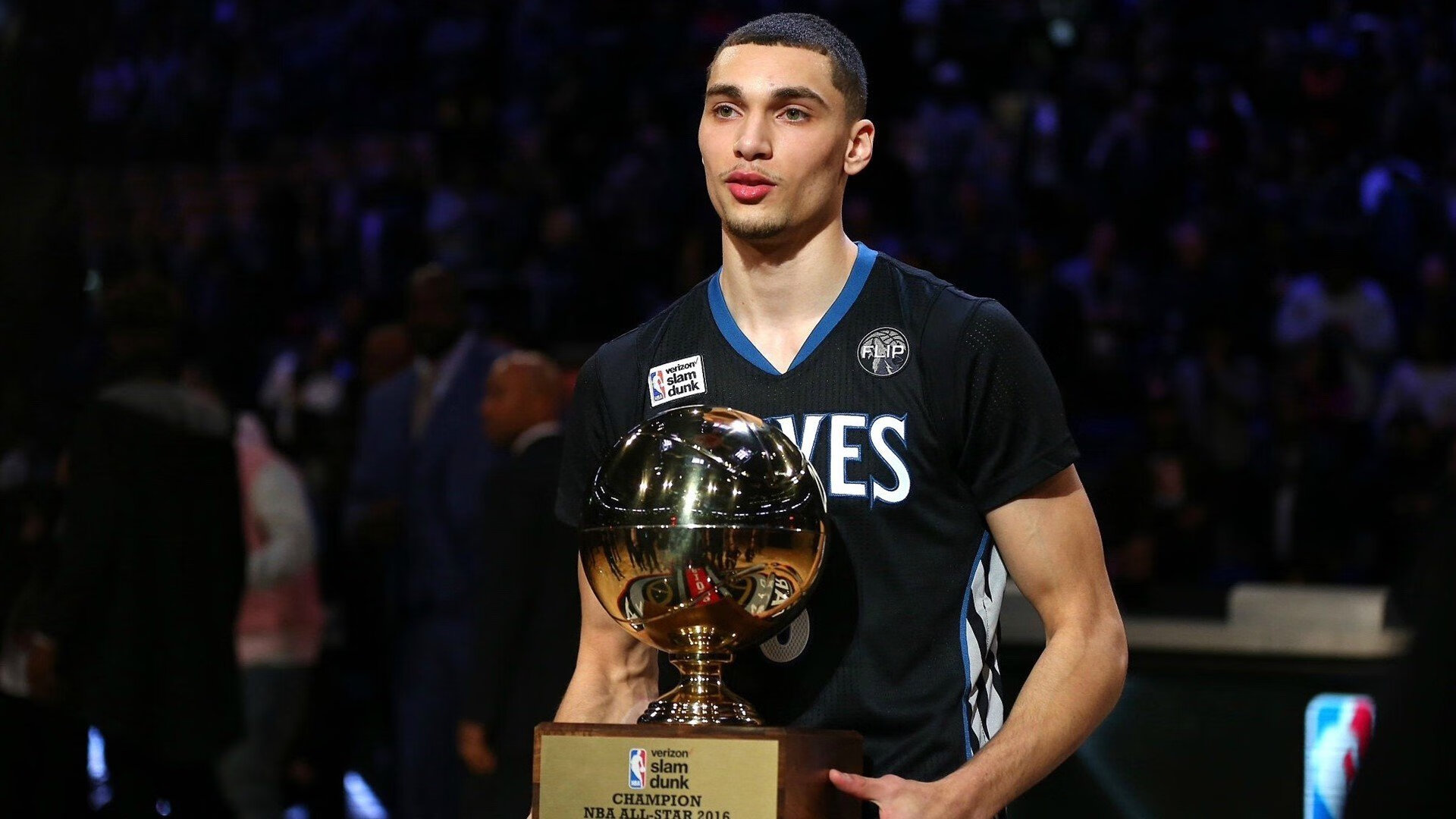 世界排名争夺战之夜，福克斯表现堪称教科书